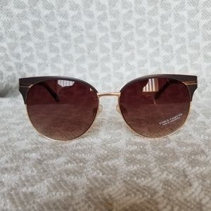 VINCE CAMUTO Sunglasses